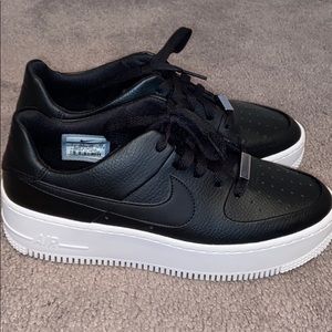 WOMENS NIKE AIRFORCE 1 sage xx low